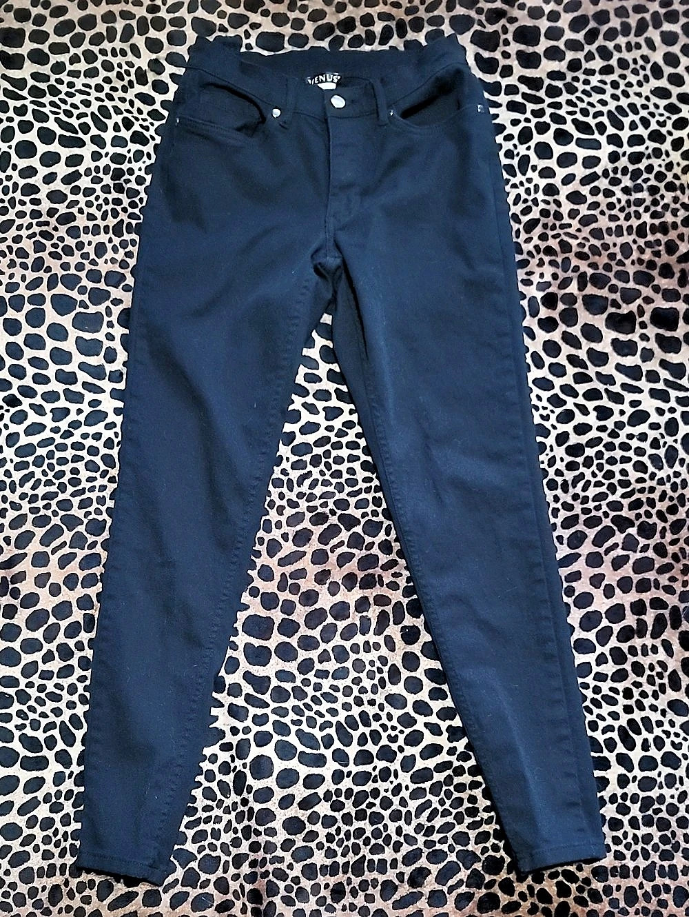Venus Skinny Jeans in Black Size 4 Like New